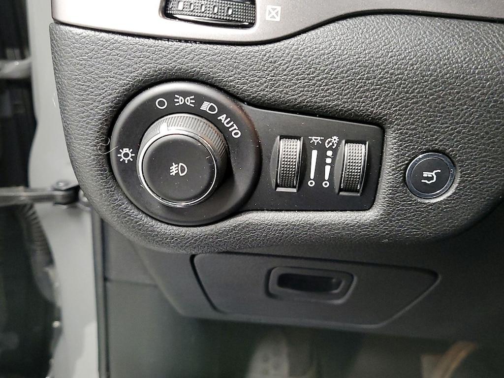 used 2020 Jeep Cherokee car, priced at $20,998
