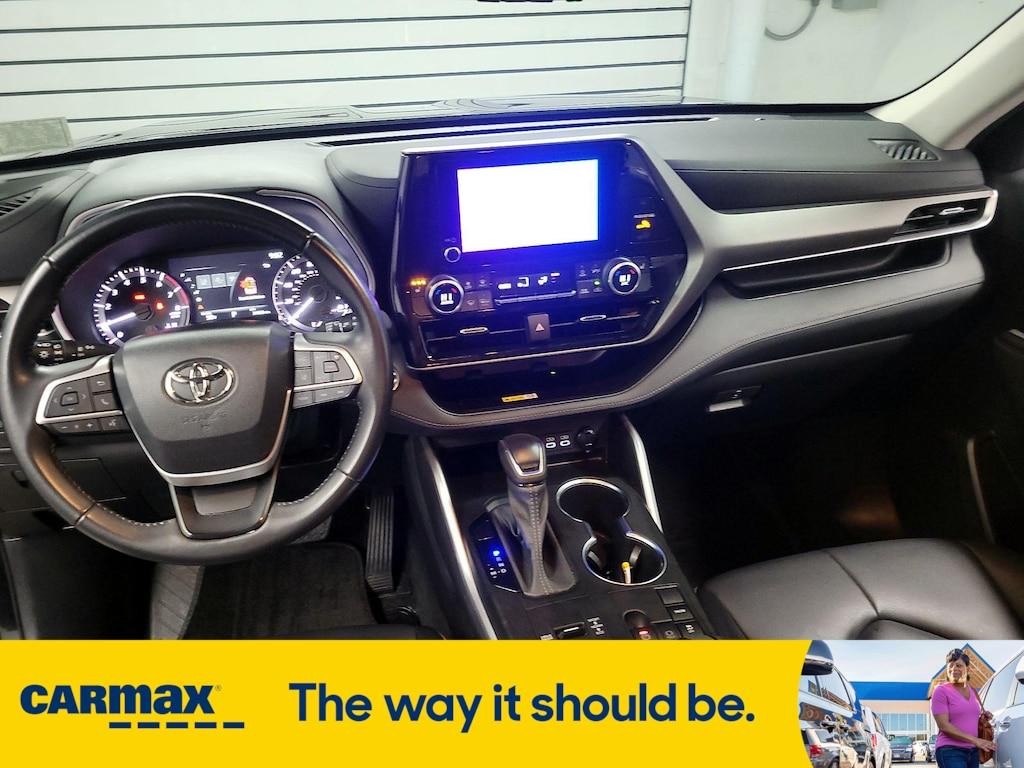 used 2023 Toyota Highlander car, priced at $36,998