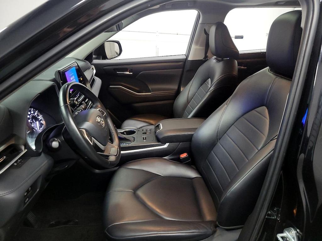 used 2023 Toyota Highlander car, priced at $36,998