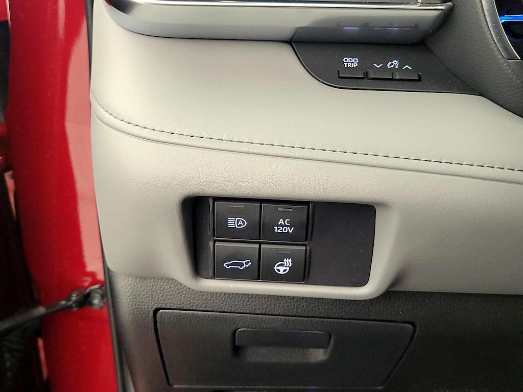 used 2020 Toyota Highlander Hybrid car, priced at $34,998