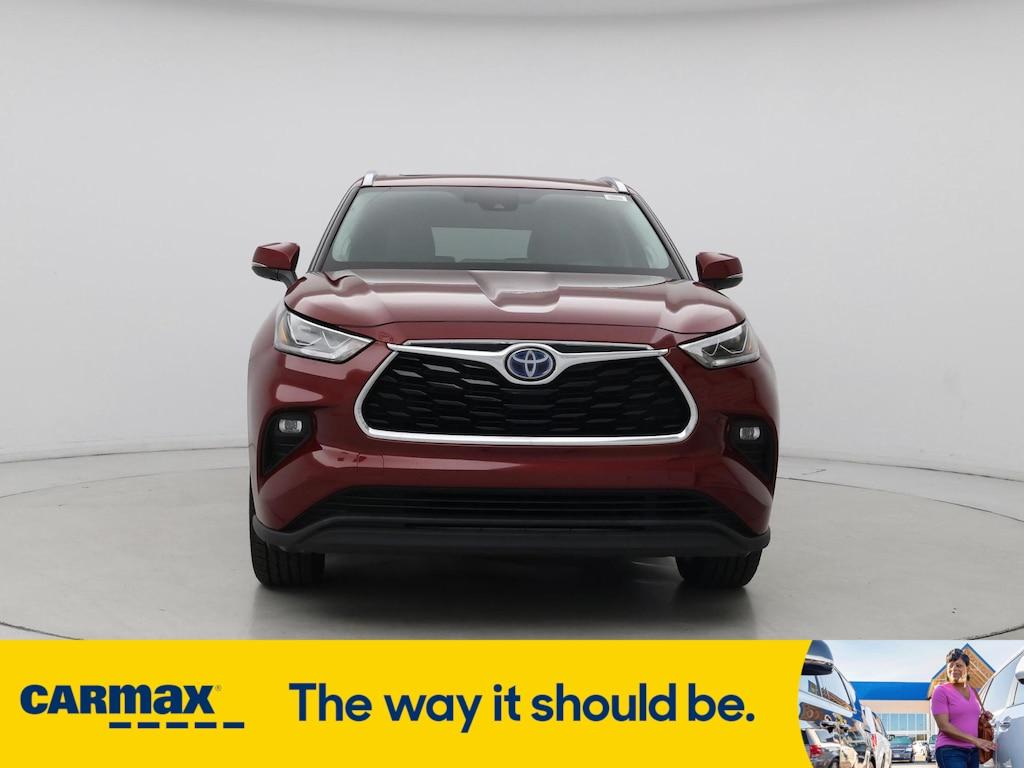 used 2020 Toyota Highlander Hybrid car, priced at $34,998
