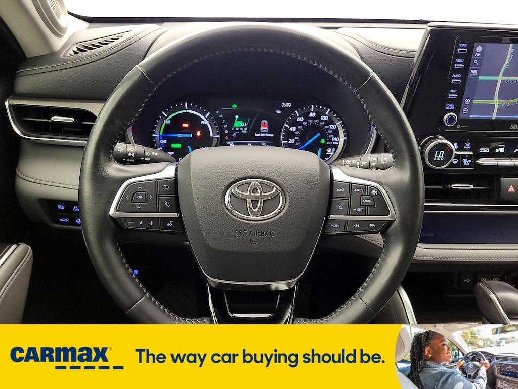 used 2020 Toyota Highlander Hybrid car, priced at $34,998