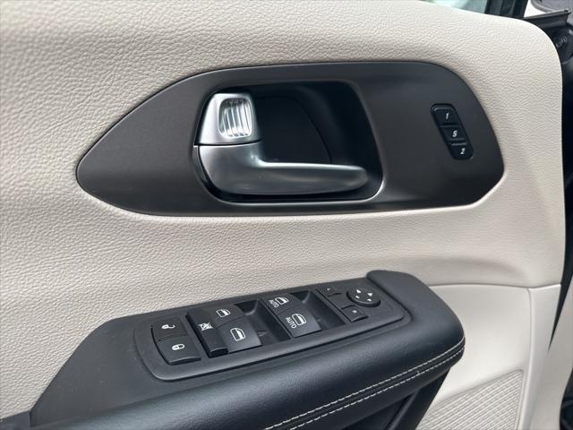 used 2023 Chrysler Pacifica car, priced at $22,800