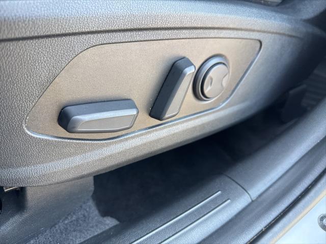 used 2023 Kia Sorento car, priced at $30,100