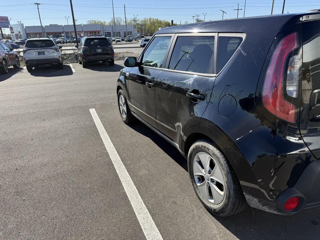 used 2015 Kia Soul car, priced at $6,900