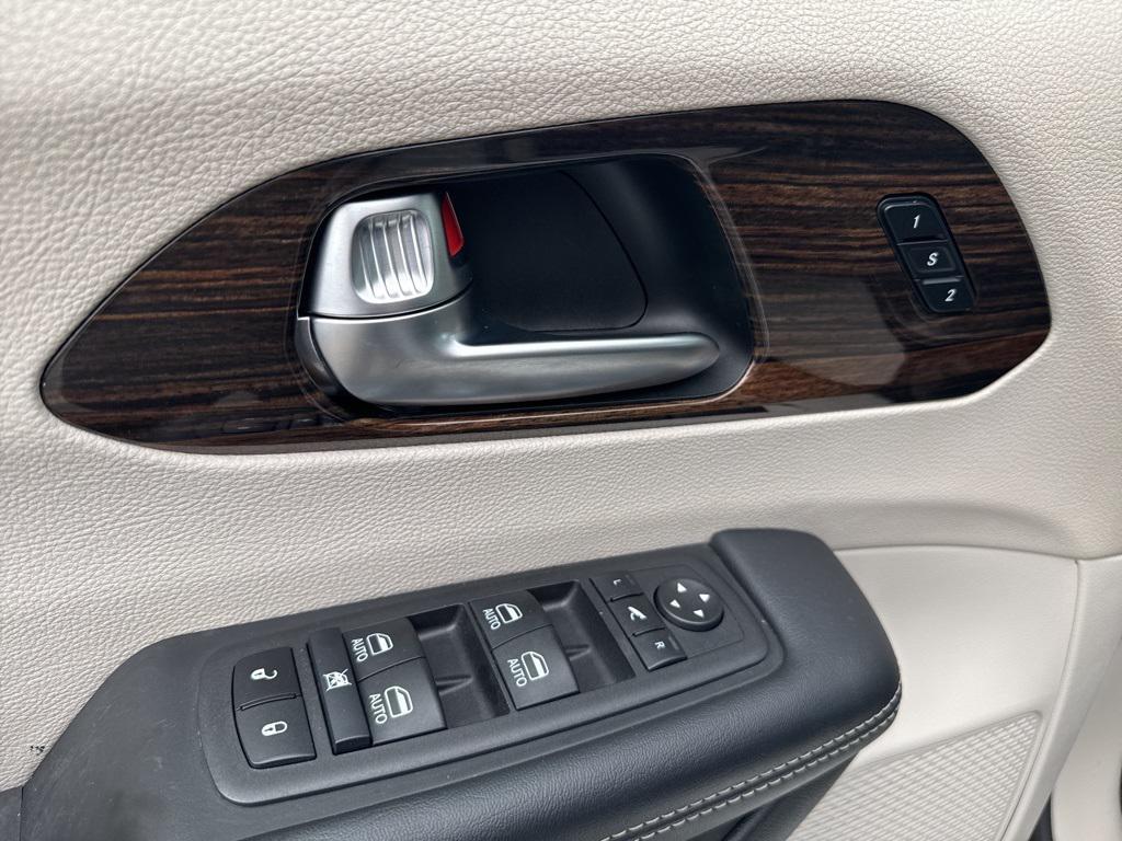 used 2023 Chrysler Pacifica car, priced at $24,500