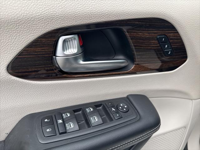 used 2023 Chrysler Pacifica car, priced at $27,800