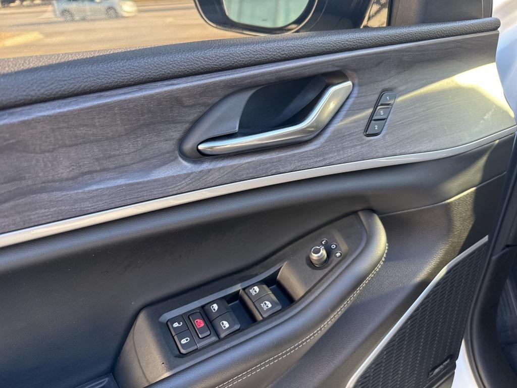 used 2021 Jeep Grand Cherokee L car, priced at $27,300