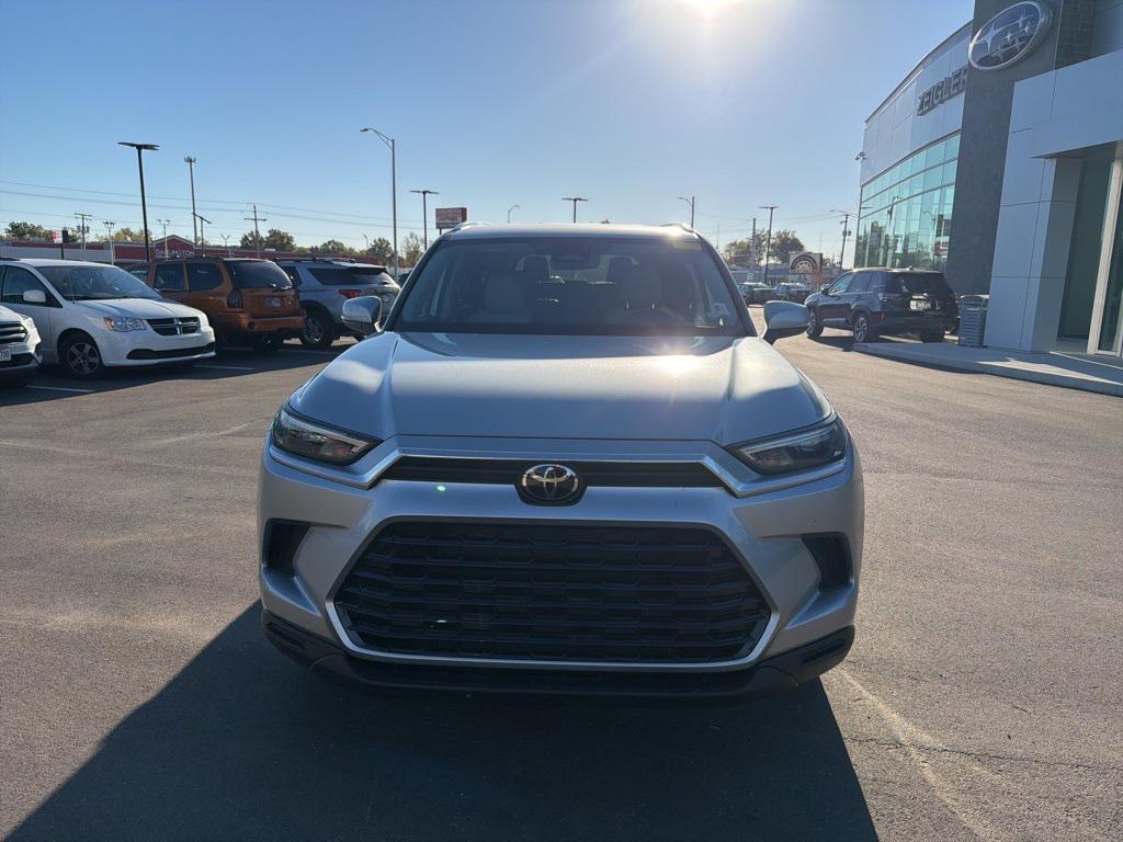 used 2025 Toyota Grand Highlander car, priced at $46,700