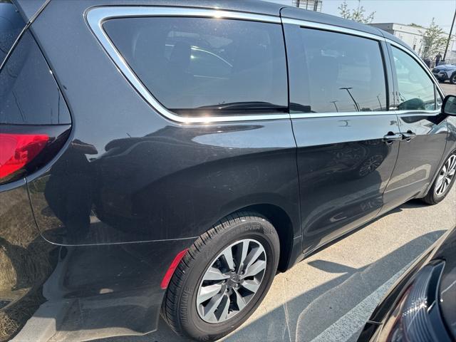 used 2024 Chrysler Pacifica Hybrid car, priced at $31,000