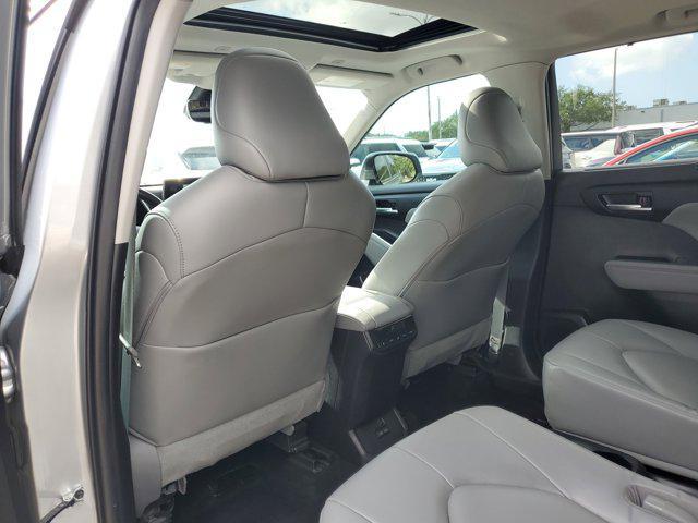 used 2023 Toyota Highlander car, priced at $31,621