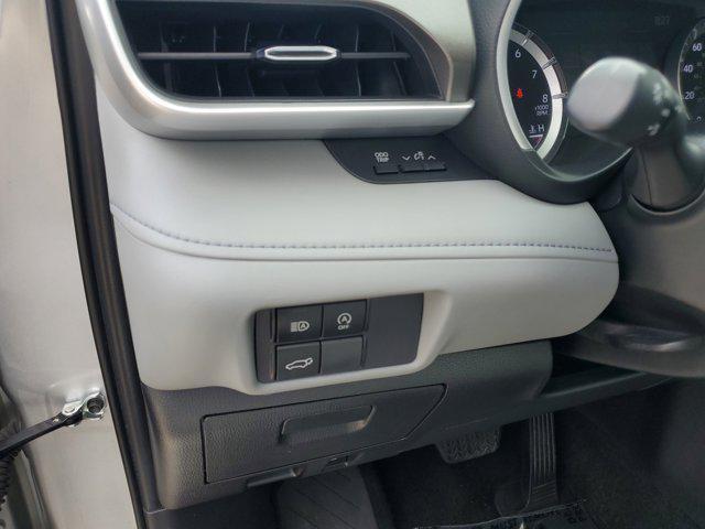 used 2023 Toyota Highlander car, priced at $31,621