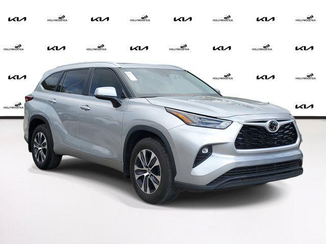 used 2023 Toyota Highlander car, priced at $31,621