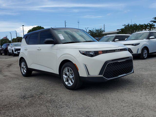 new 2025 Kia Soul car, priced at $22,214