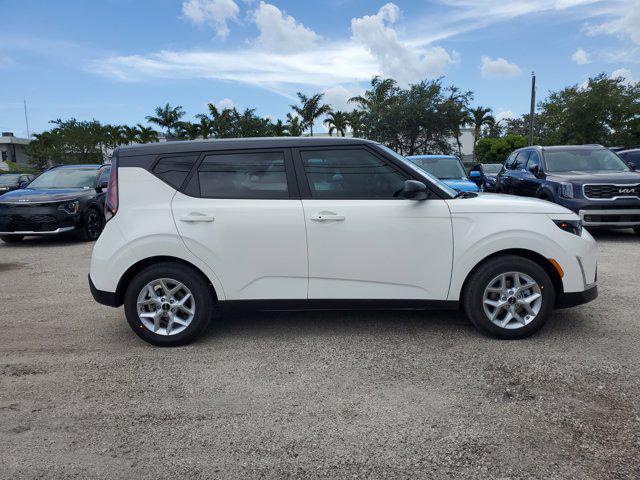 new 2025 Kia Soul car, priced at $22,214
