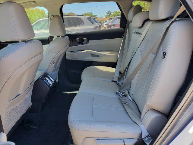 new 2025 Kia Sorento car, priced at $33,105