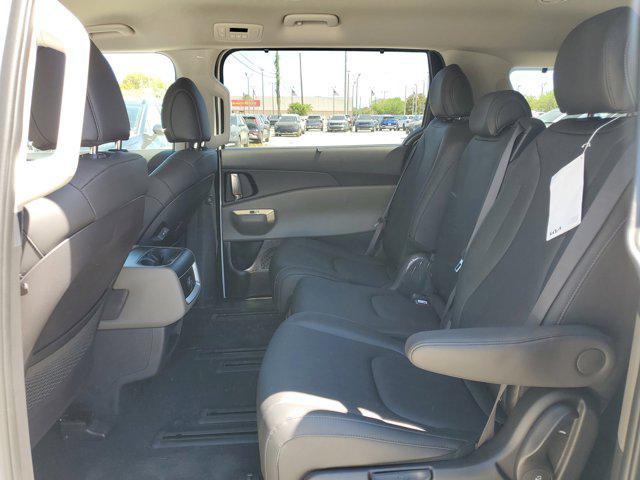 new 2025 Kia Carnival Hybrid car, priced at $40,175