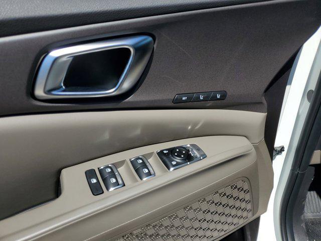 new 2025 Kia Carnival Hybrid car, priced at $40,175