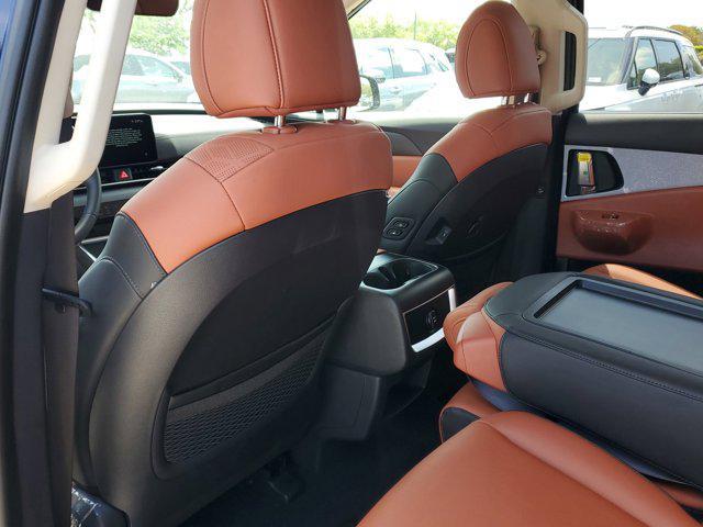 new 2025 Kia Carnival car, priced at $38,430