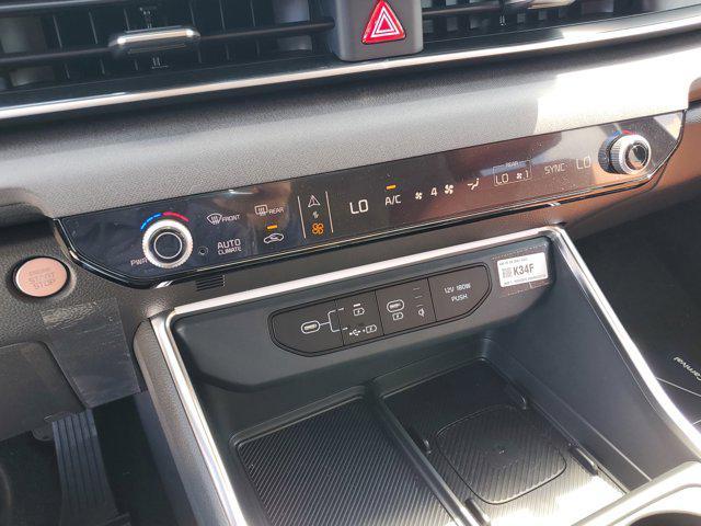 new 2025 Kia Carnival car, priced at $38,430