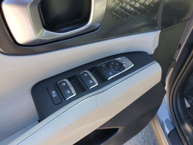 new 2025 Kia Sorento car, priced at $33,105