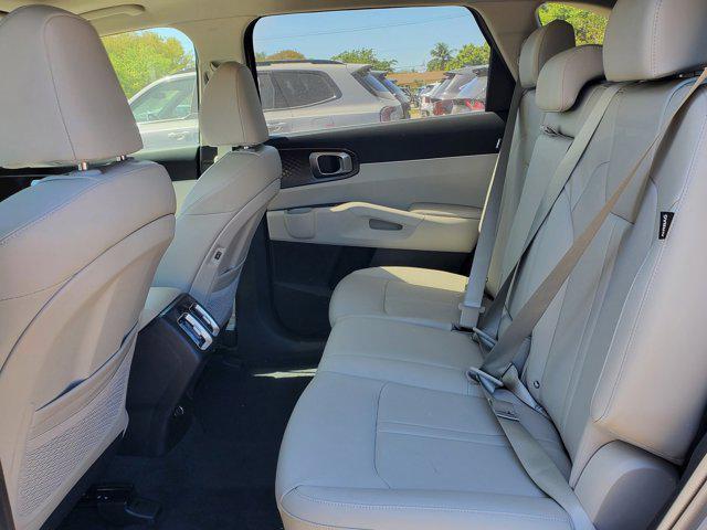 new 2025 Kia Sorento car, priced at $33,105