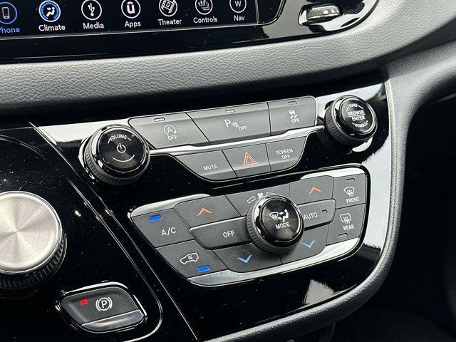 used 2018 Chrysler Pacifica car, priced at $19,675