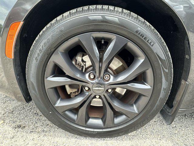 used 2018 Chrysler Pacifica car, priced at $19,675