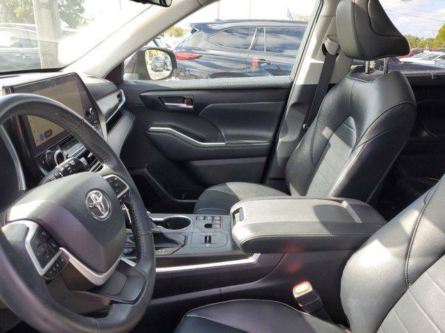 used 2023 Toyota Highlander car, priced at $34,900