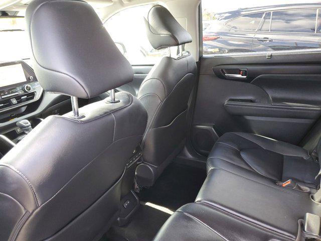 used 2023 Toyota Highlander car, priced at $34,900