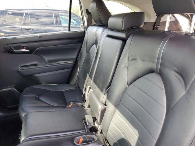 used 2023 Toyota Highlander car, priced at $34,900