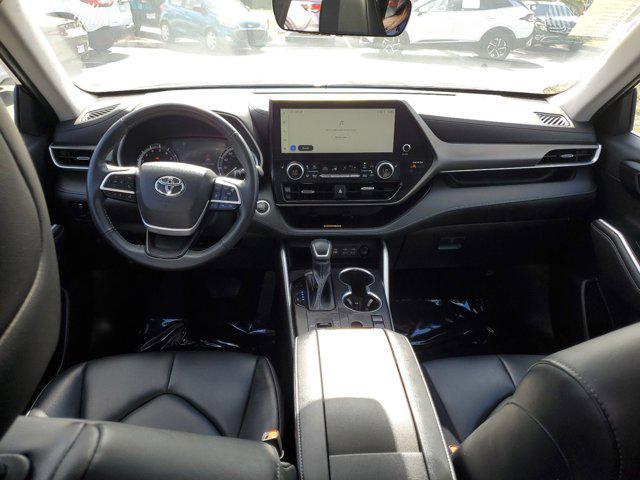 used 2023 Toyota Highlander car, priced at $34,900