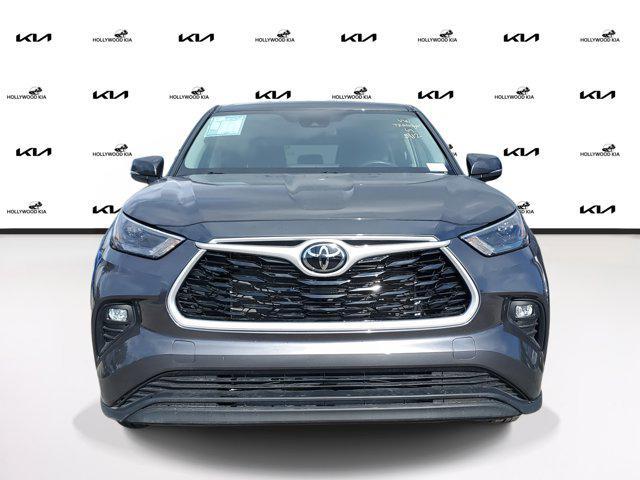 used 2023 Toyota Highlander car, priced at $31,219