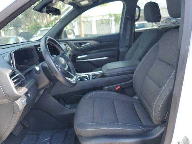 used 2024 Chevrolet Traverse car, priced at $36,989