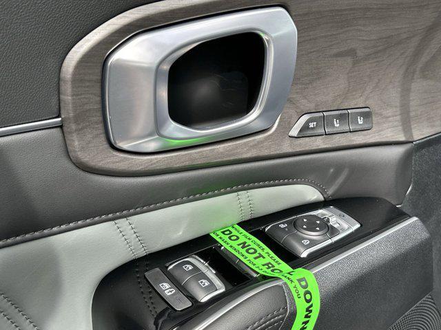 new 2025 Kia Sorento car, priced at $44,715