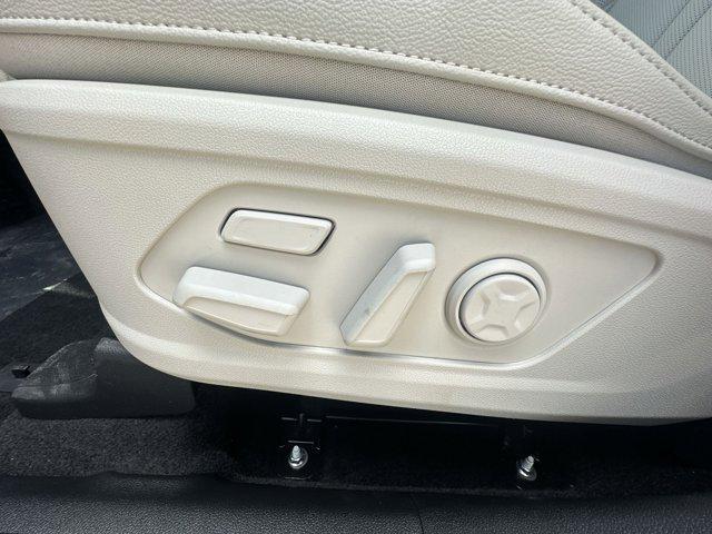 new 2025 Kia Sorento Hybrid car, priced at $46,972