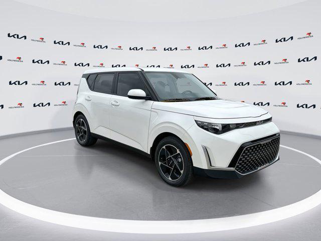 new 2025 Kia Soul car, priced at $25,303