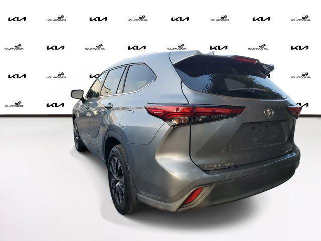used 2021 Toyota Highlander car, priced at $30,995