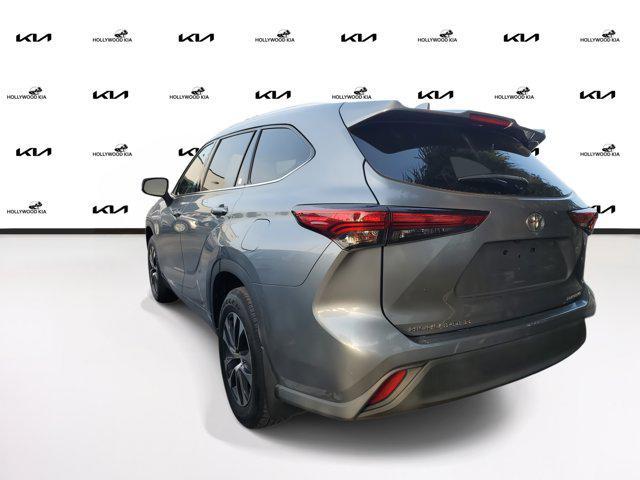 used 2021 Toyota Highlander car, priced at $30,995