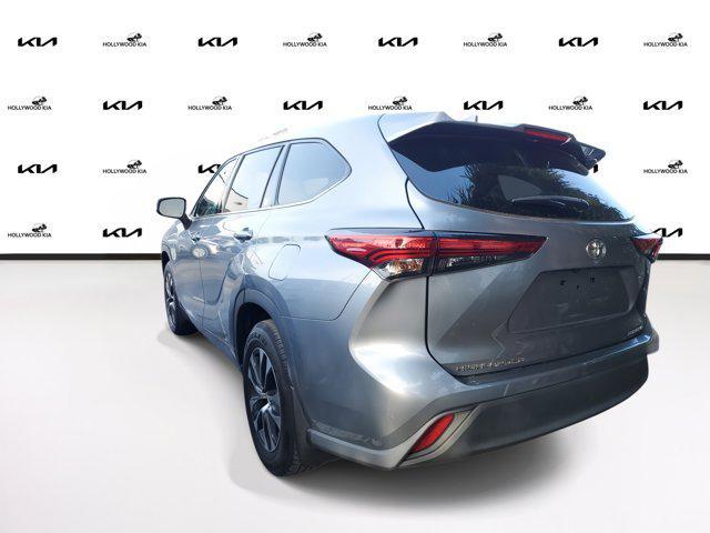 used 2021 Toyota Highlander car, priced at $30,995