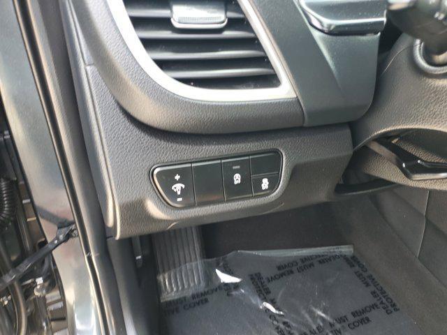 used 2024 Kia Seltos car, priced at $18,999