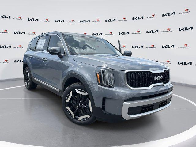 used 2023 Kia Sorento car, priced at $25,876