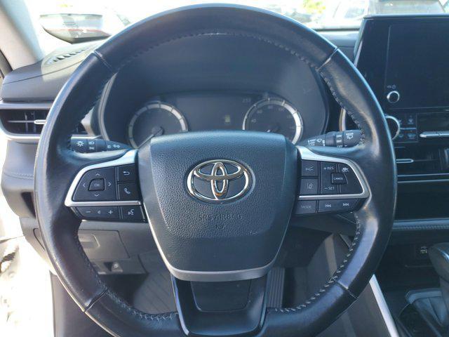 used 2023 Toyota Highlander car, priced at $31,495
