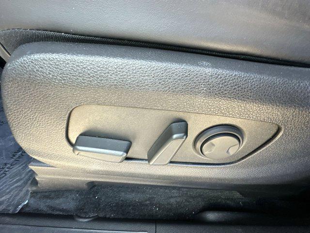 used 2023 Kia Carnival car, priced at $27,822