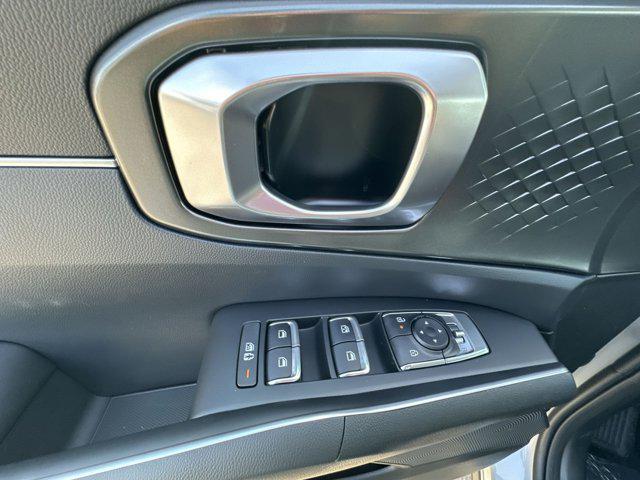 new 2025 Kia Sorento Hybrid car, priced at $38,018