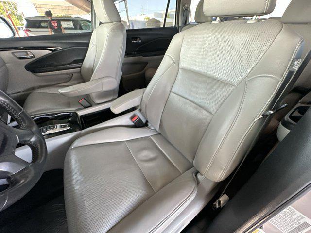 used 2022 Honda Pilot car, priced at $32,622
