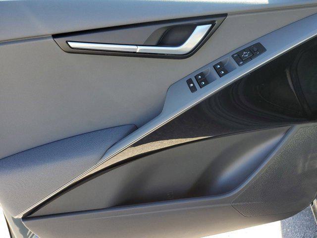 new 2025 Kia Niro car, priced at $27,580