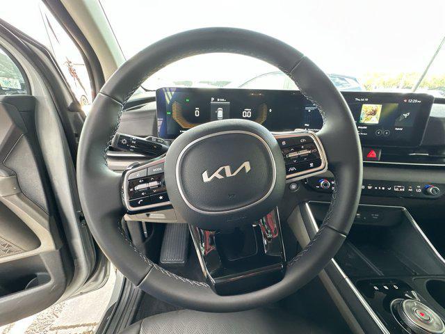new 2025 Kia Carnival Hybrid car, priced at $45,365