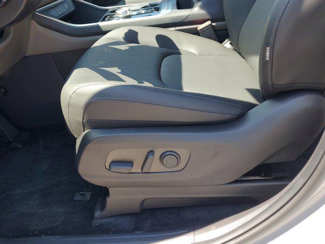 new 2025 Kia Carnival Hybrid car, priced at $40,175