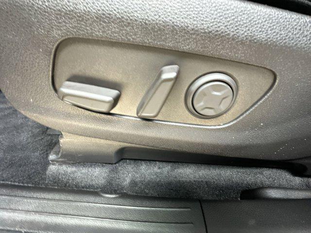 new 2025 Kia Carnival Hybrid car, priced at $45,365
